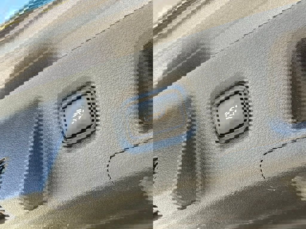 Used 2022 Hyundai Santa Fe Limited image 16