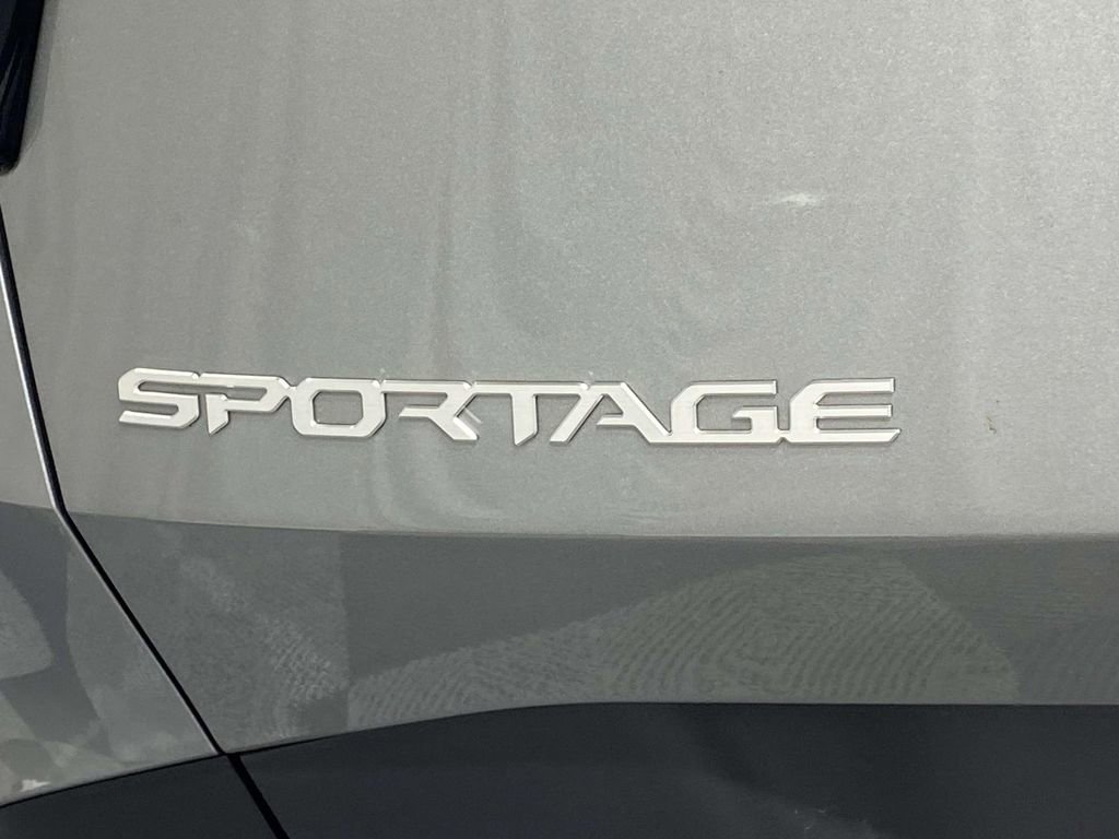 Used 2024 Kia Sportage LX image 11