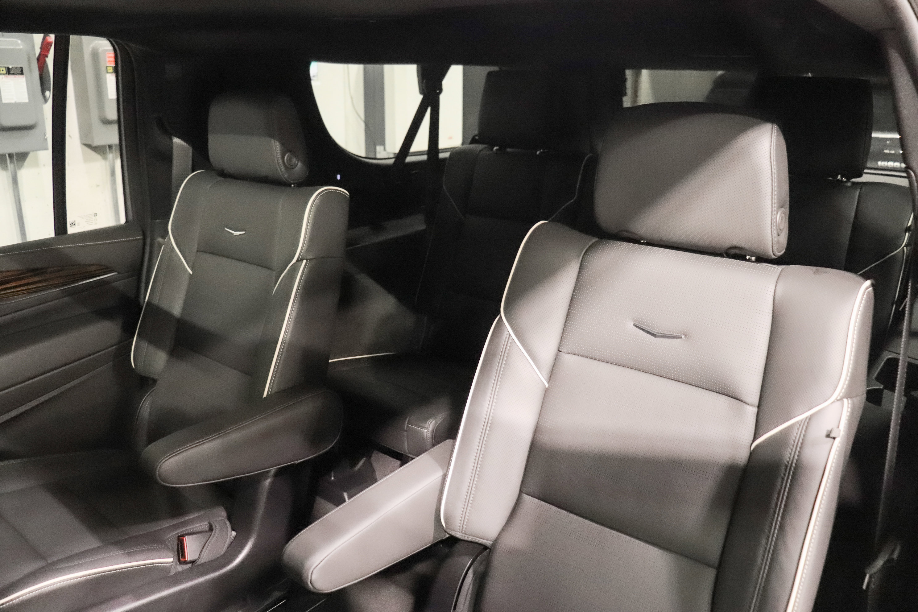 Used 2023 Cadillac Escalade ESV Premium Luxury image 20