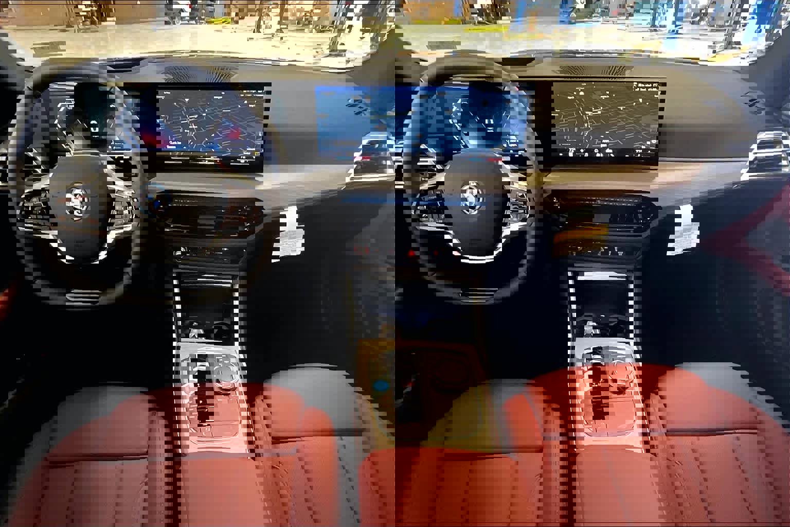 Used 2025 BMW i4 eDrive40 w/ Premium Package image 5