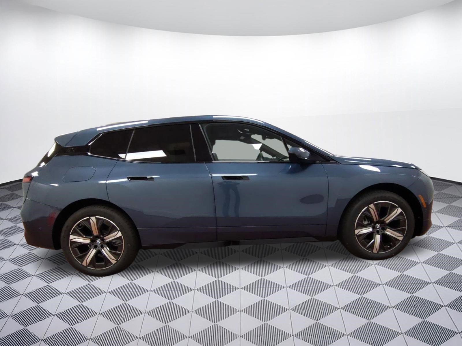 New 2026 BMW iX xDrive45 w/ Premium Package image 7