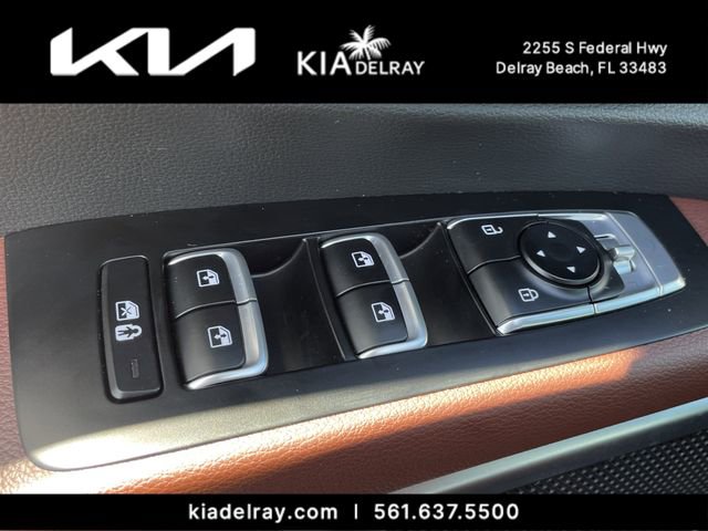 Used 2024 Kia Telluride SX w/ Towing Package image 16