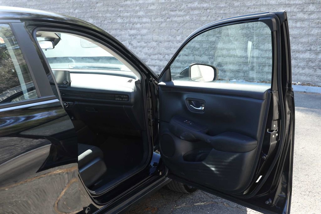 Used 2024 Honda HR-V LX image 15