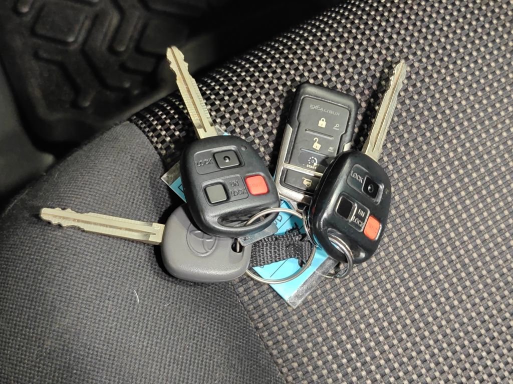 Used 2014 Toyota FJ Cruiser 4WD w/ Upgrade Package image 16