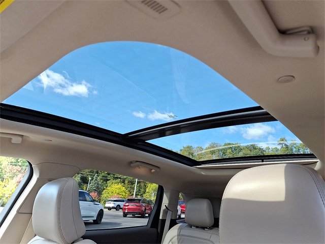 Used 2021 Lincoln Nautilus Reserve image 16