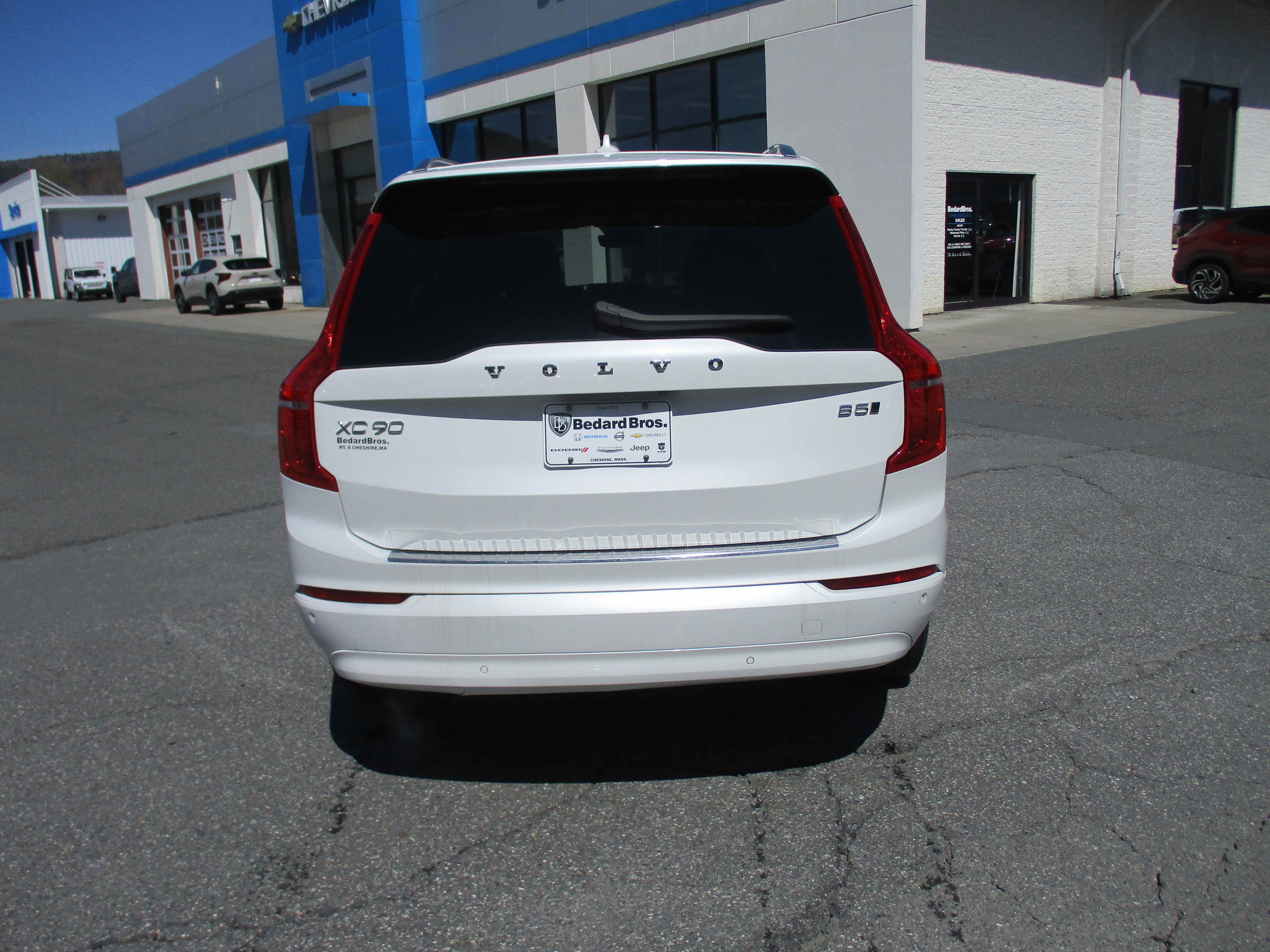 Certified 2023 Volvo XC90 B5 Core w/ Climate Package AWD/4WD image 6