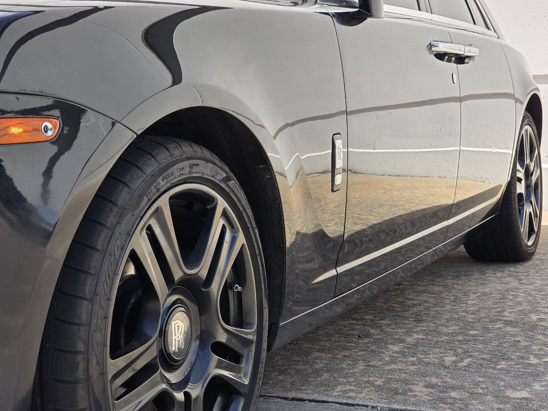 Used 2016 Rolls-Royce Ghost RWD image 38