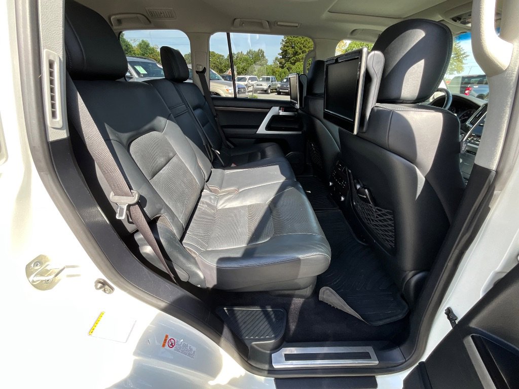 Used 2016 Toyota Land Cruiser image 32
