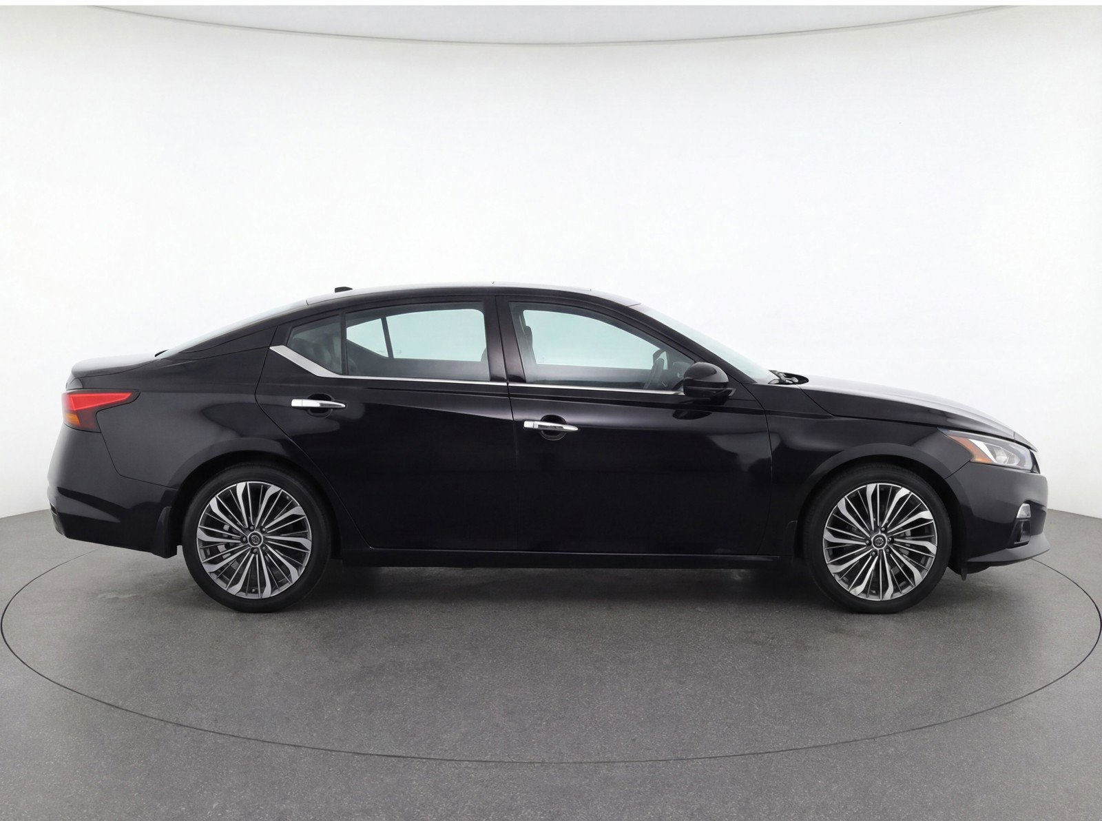 Used 2024 Nissan Altima 2.5 SL image 11