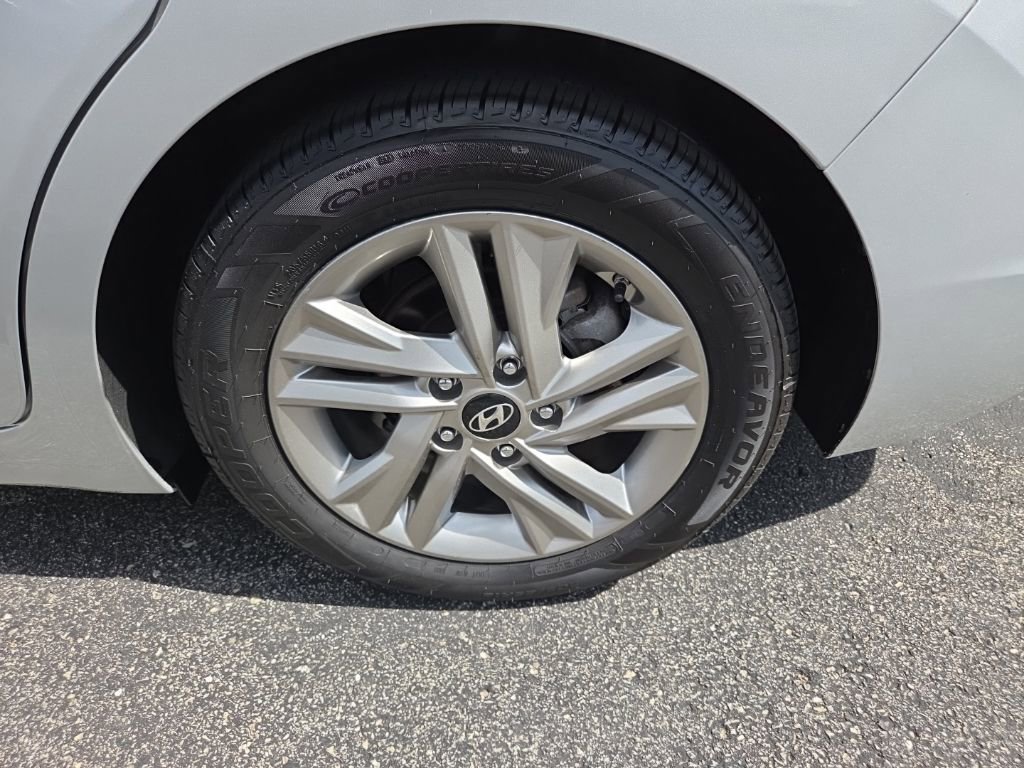 Used 2019 Hyundai Elantra Value Edition FWD image 16