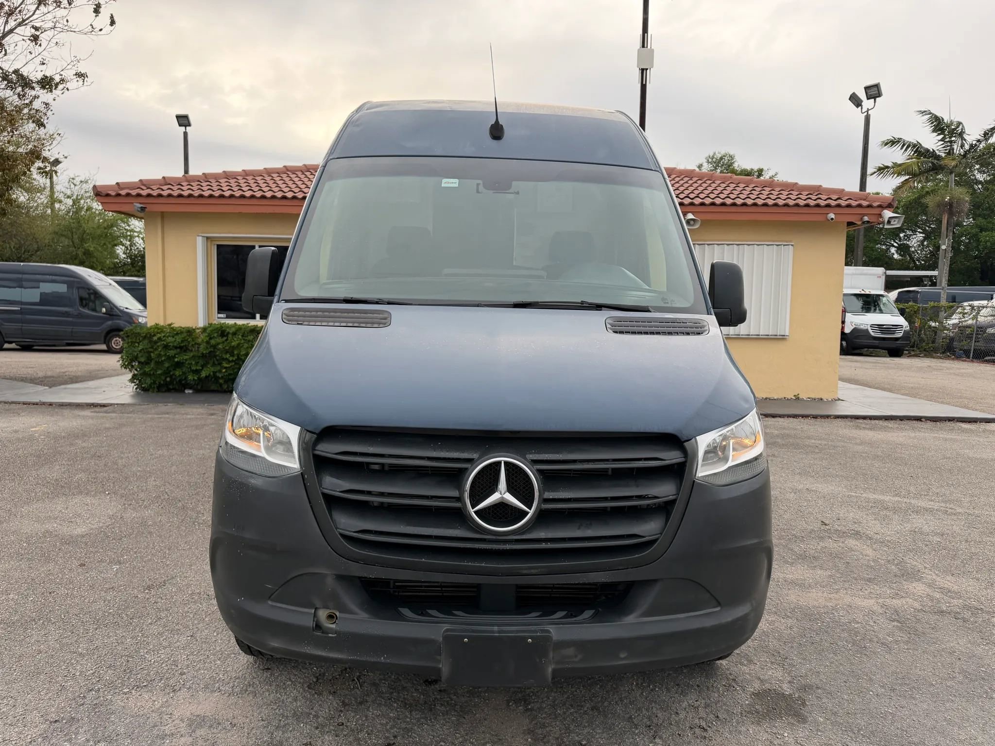 Used 2019 Mercedes-Benz Sprinter 144 image 8