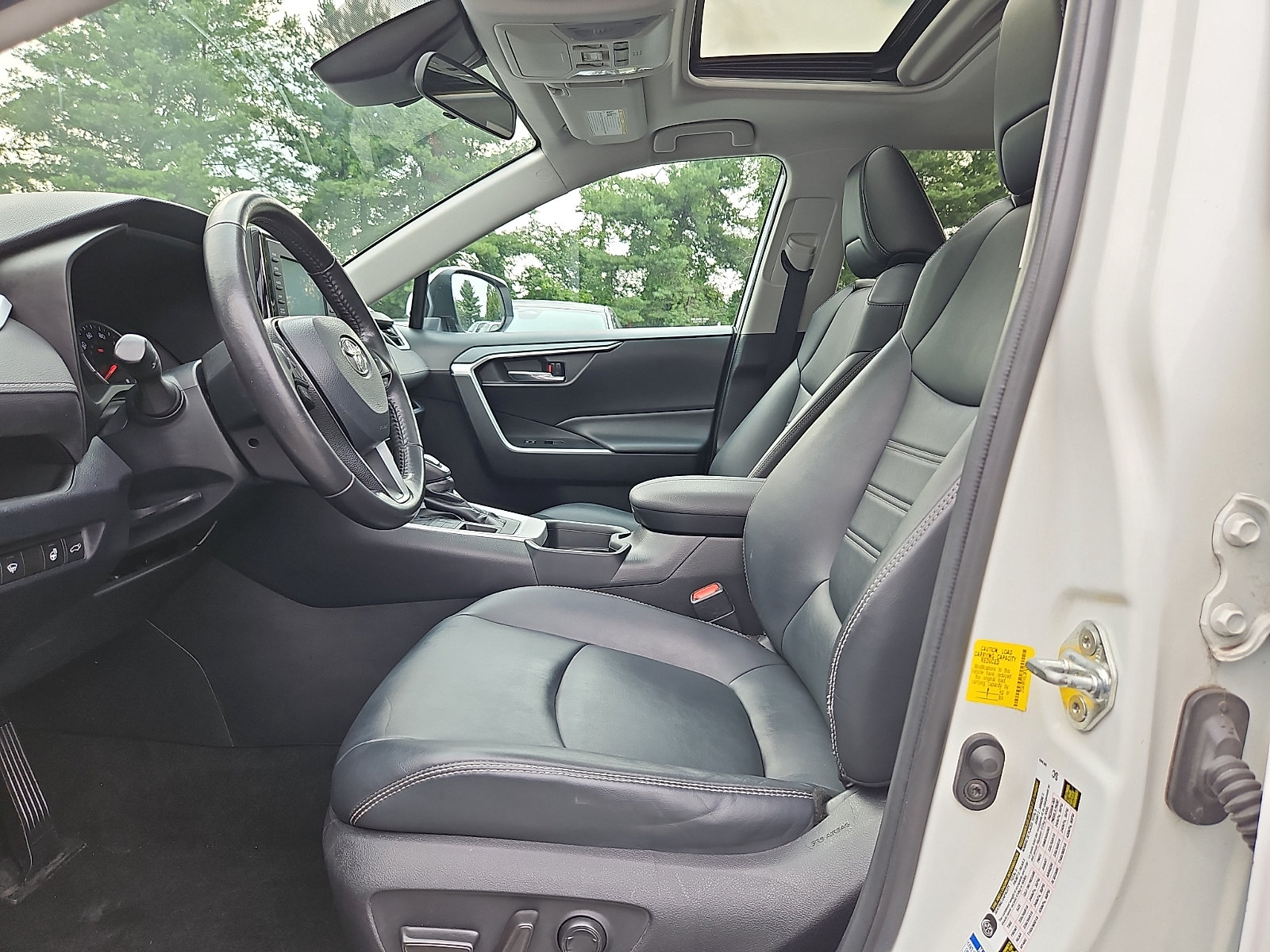 Used 2020 Toyota RAV4 XLE Premium AWD/4WD image 14