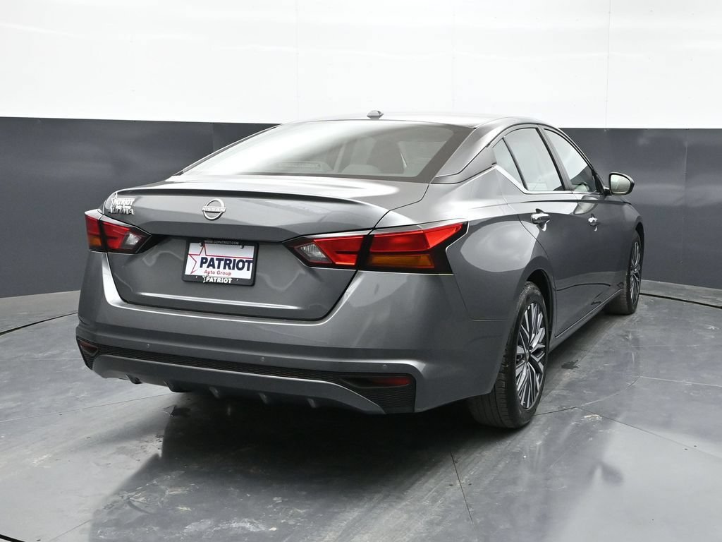 Used 2025 Nissan Altima 2.5 SV FWD image 18