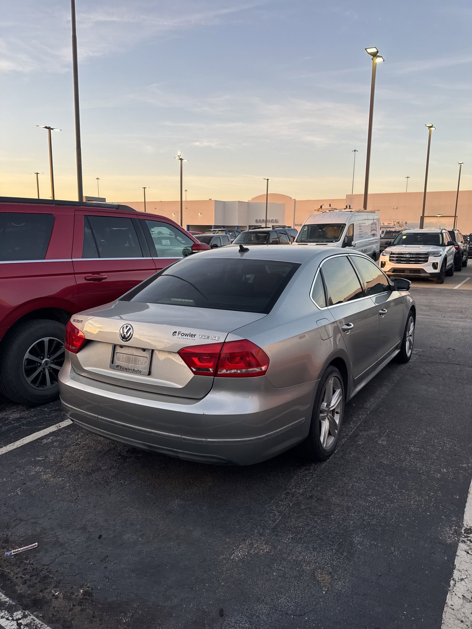 Used 2013 Volkswagen Passat TDI SE image 3