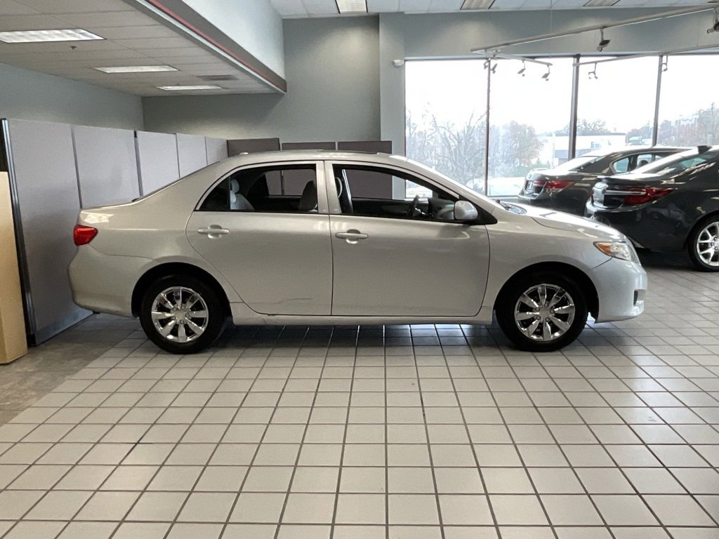 Used 2010 Toyota Corolla LE image 5