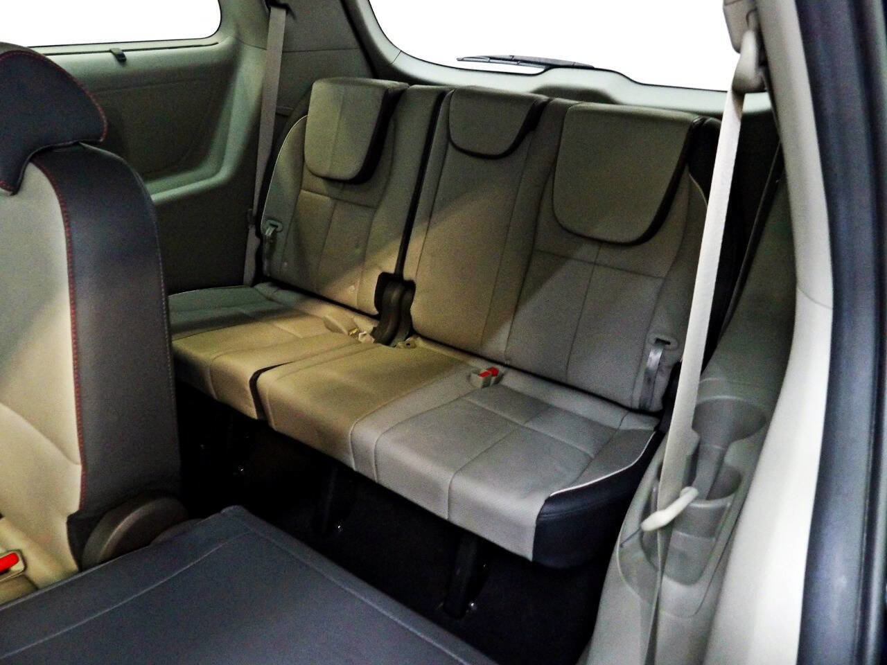 Used 2018 Kia Sedona EX image 10