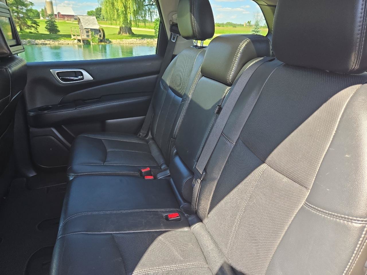 Used 2014 Nissan Pathfinder Platinum w/ Platinum Premium Package AWD/4WD image 14