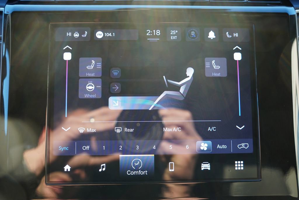 Certified 2025 Jeep Grand Cherokee Altitude image 25