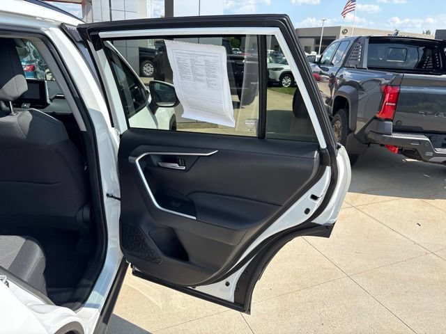 Used 2023 Toyota RAV4 XLE AWD/4WD image 31