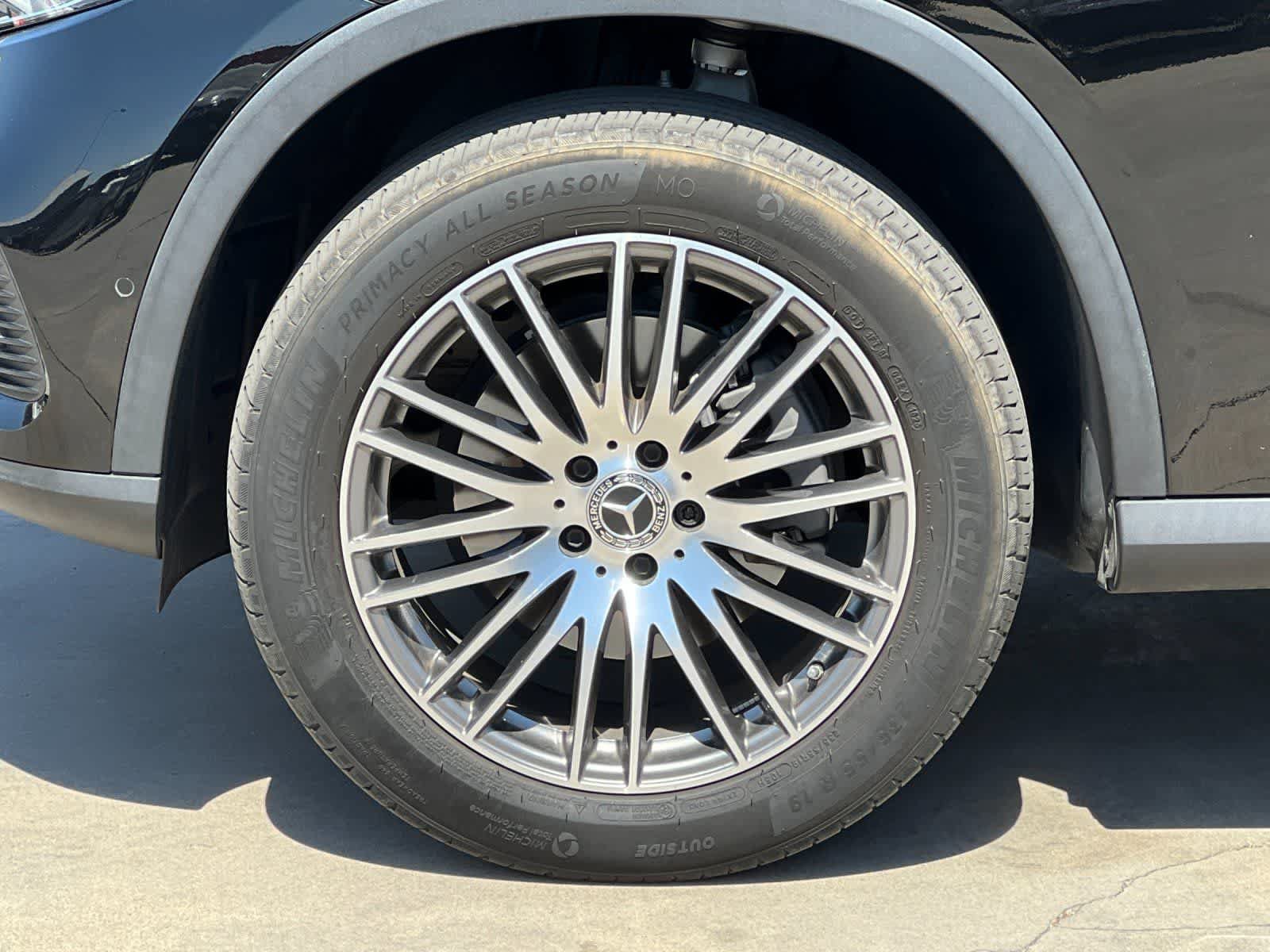 Used 2023 Mercedes-Benz GLC 300 4MATIC w/ Exclusive Trim Package image 27