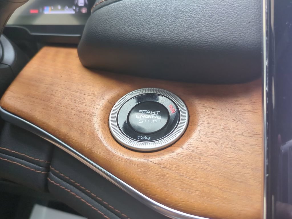 Used 2024 Jeep Grand Cherokee L Summit AWD/4WD image 40