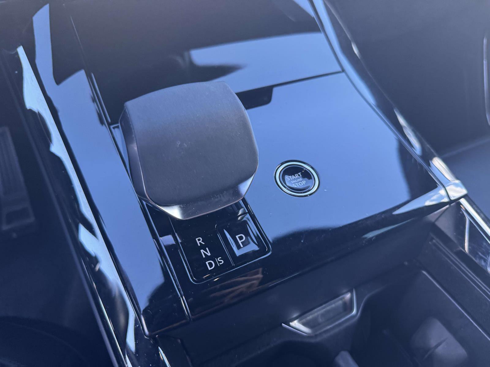 Used 2024 Land Rover Range Rover Sport Dynamic SE image 25