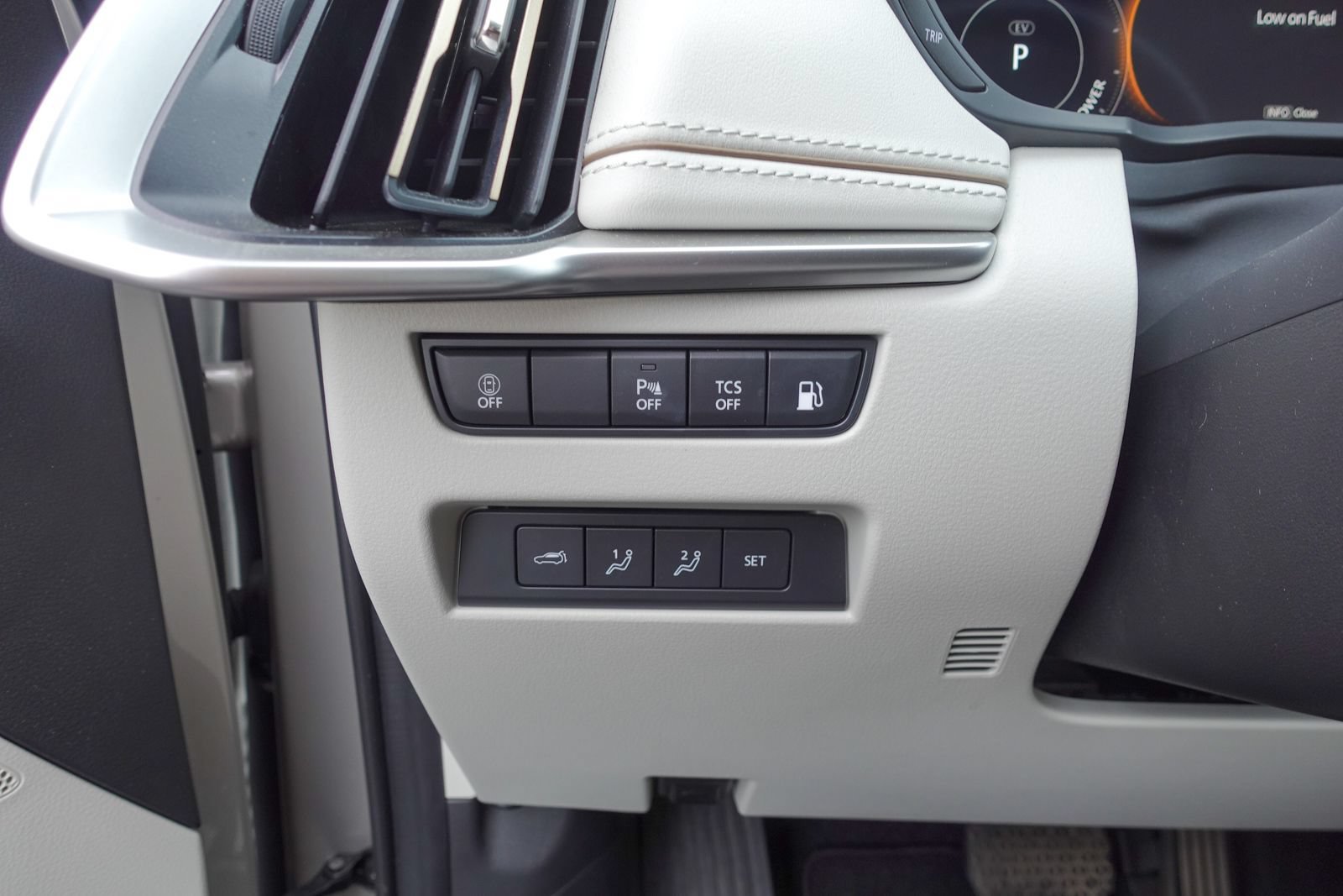 Certified 2024 MAZDA CX-90 Plug-In Hybrid w/ Premium Plus AWD/4WD image 19