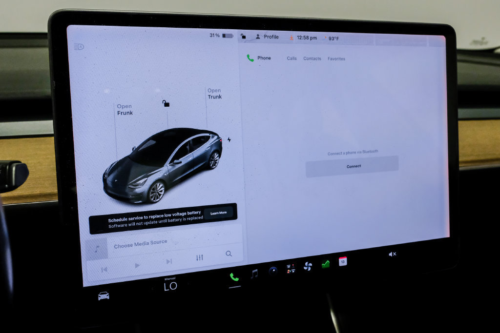 Used 2018 Tesla Model 3 Long Range RWD image 28