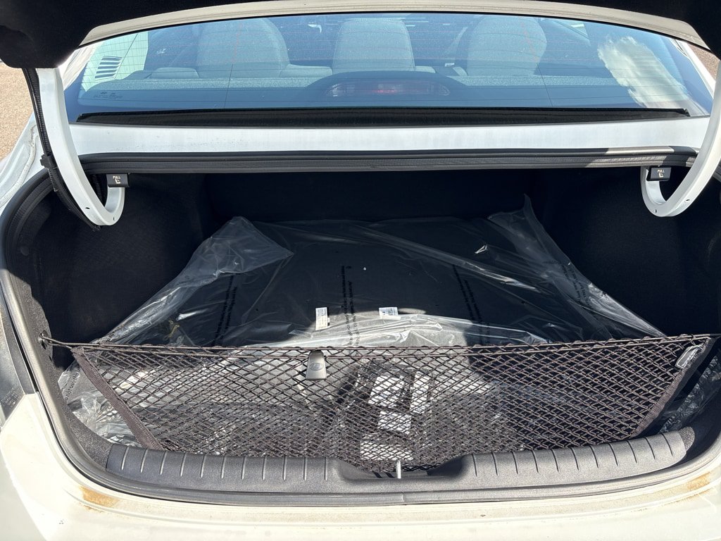 Used 2025 Hyundai Elantra Hybrid FWD image 25