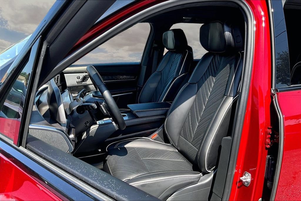 Certified 2026 Cadillac Vistiq Sport w/ LPO, Floor Liner Package AWD/4WD image 21