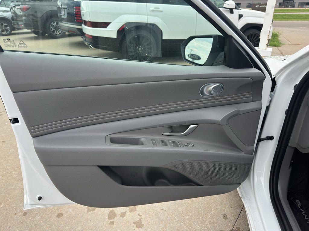 New 2026 Hyundai Elantra SEL Sport Premium FWD image 10