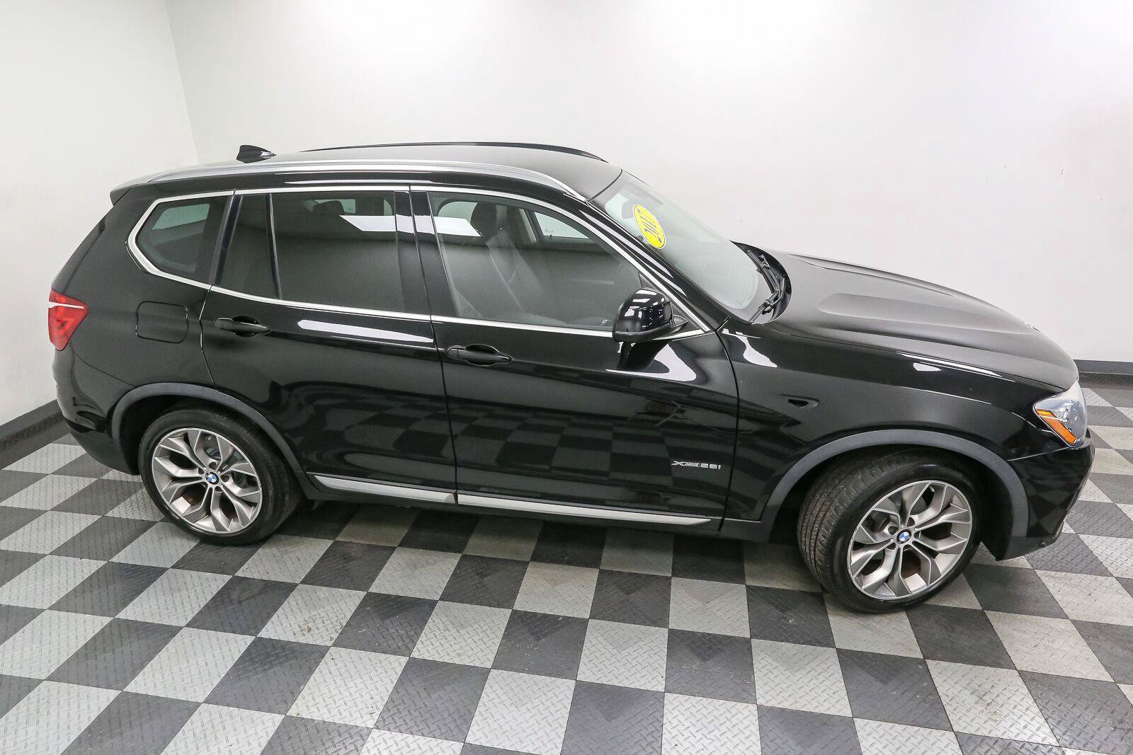 Used 2017 BMW X3 xDrive28i AWD/4WD image 5