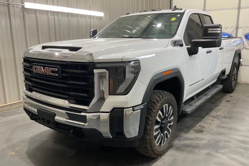 Used 2024 GMC Sierra 3500 Pro w/ Convenience Package AWD/4WD image 3