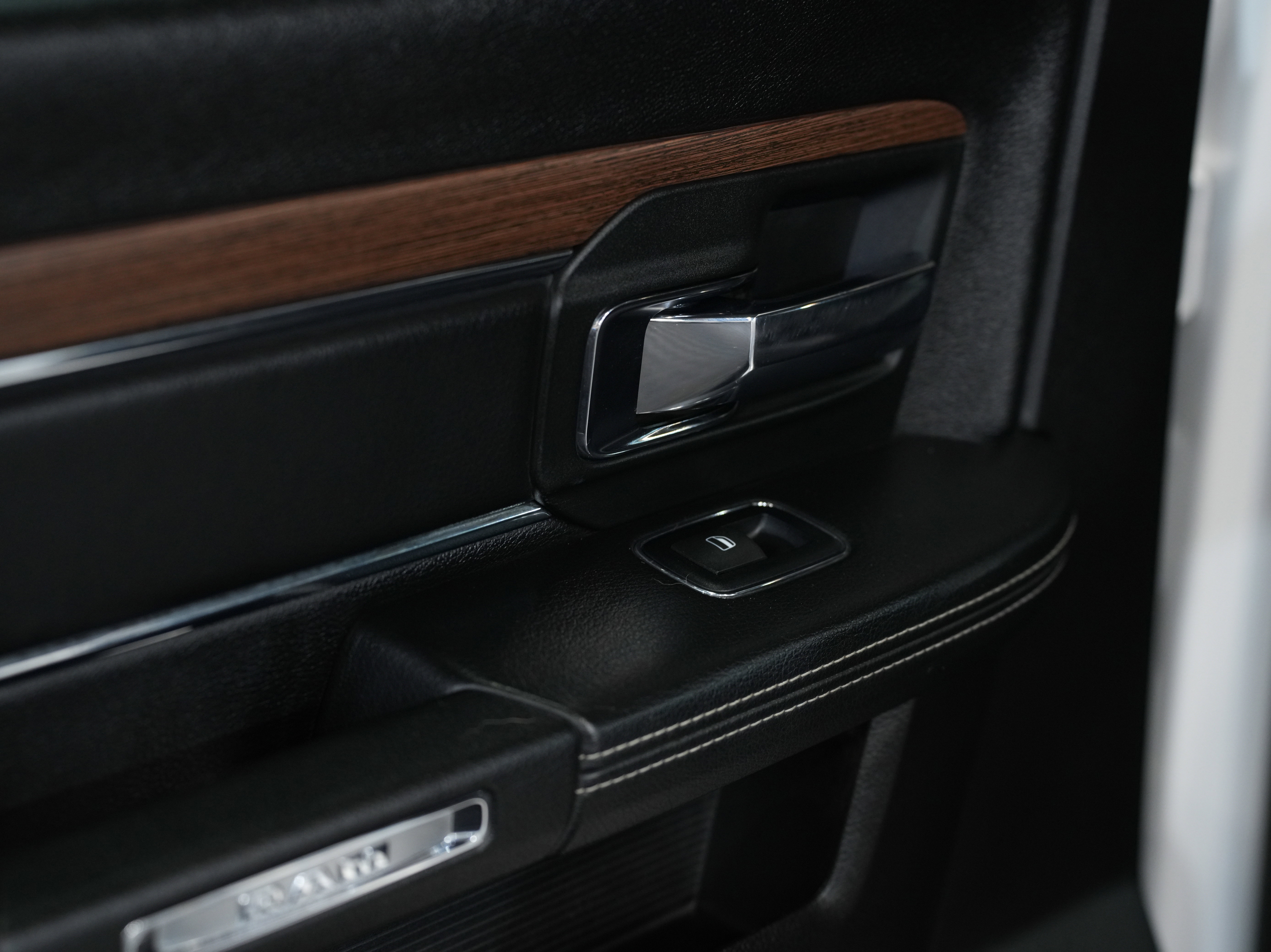 Used 2017 RAM 2500 Laramie w/ Sport Appearance Group image 30