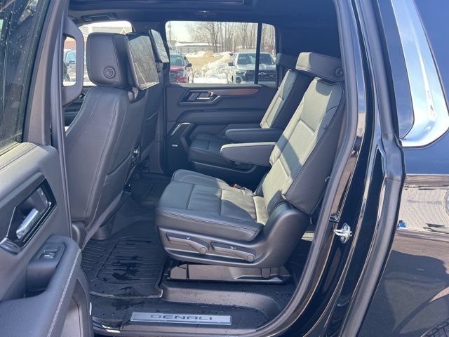 Used 2026 GMC Yukon XL Denali w/ Denali Reserve Package AWD/4WD image 24