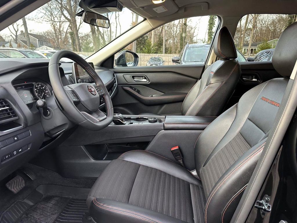 Certified 2025 Nissan Rogue SV image 16