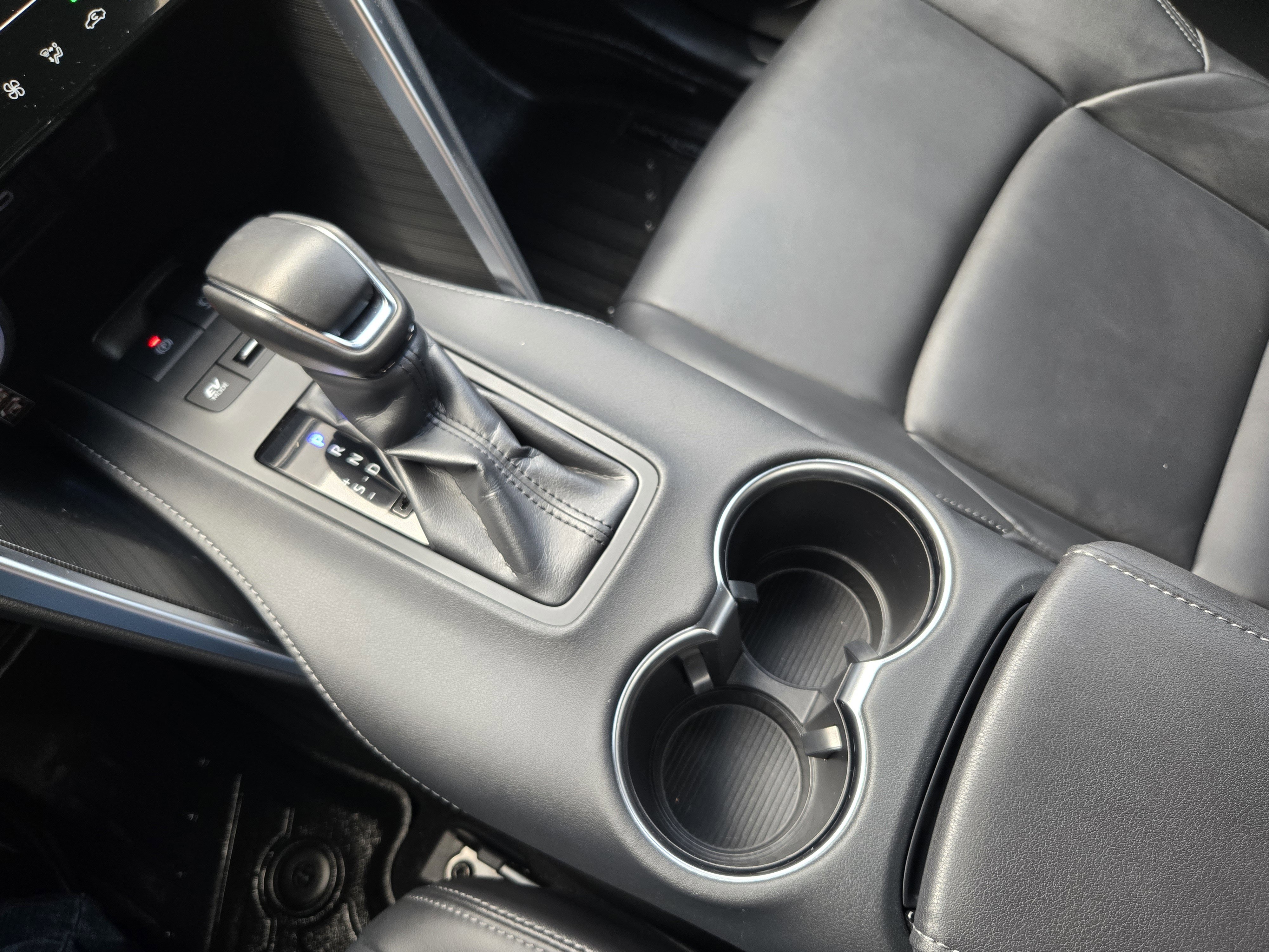 Used 2024 Toyota Venza XLE AWD/4WD image 15