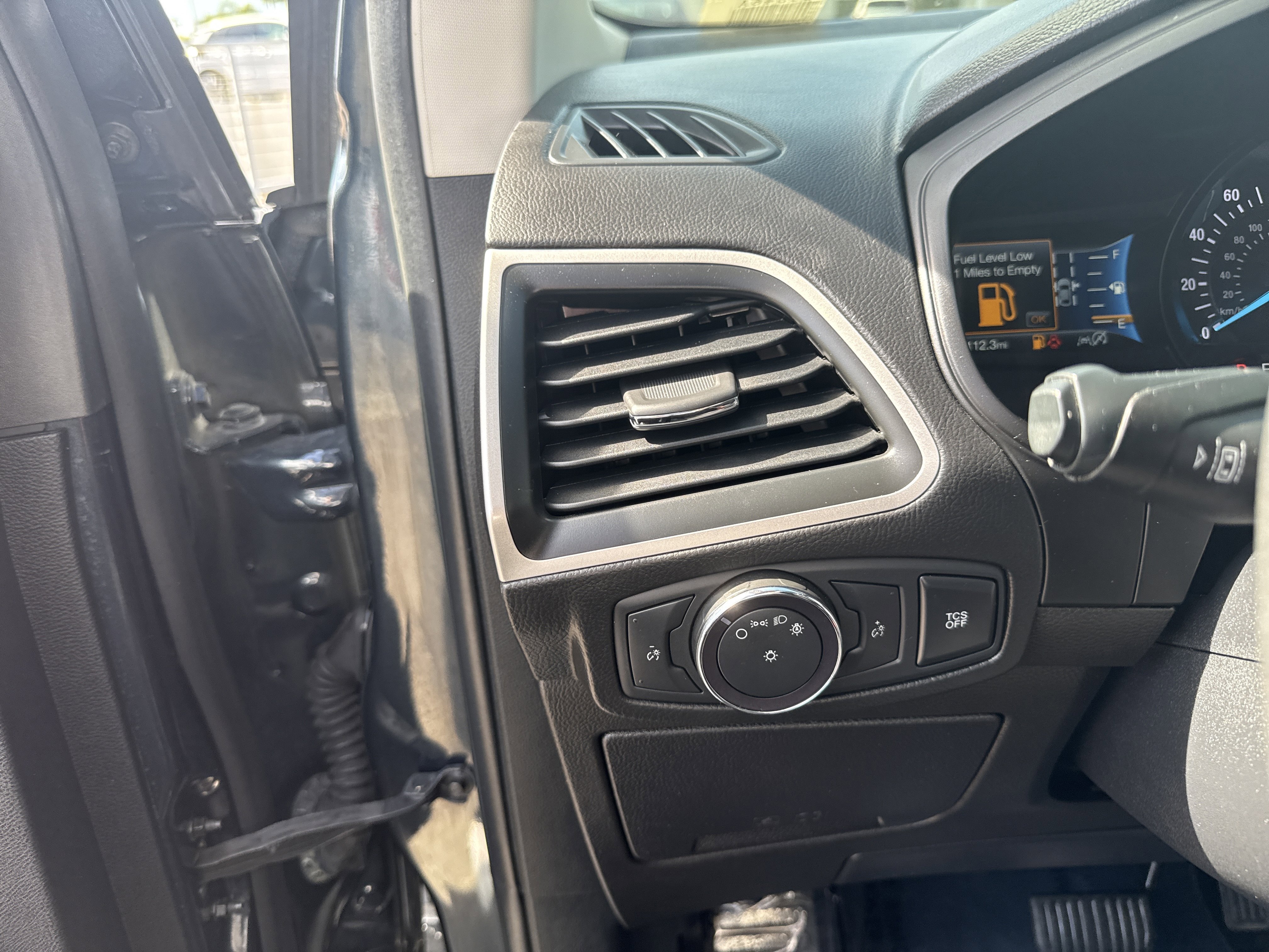 Used 2022 Ford Edge SE w/ Black Appearance Package image 19