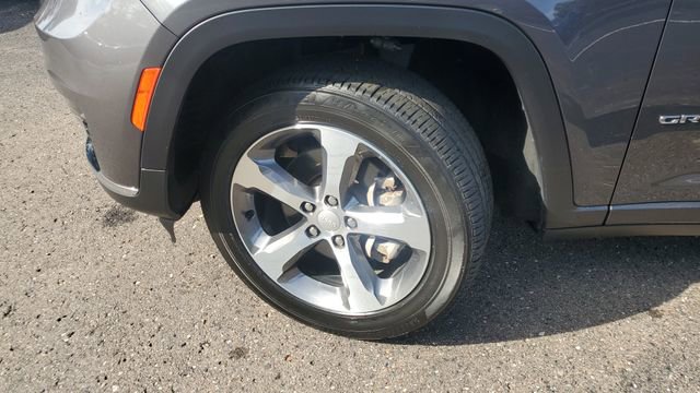 Certified 2023 Jeep Grand Cherokee L Limited w/ Trailer Tow Group (B) image 4