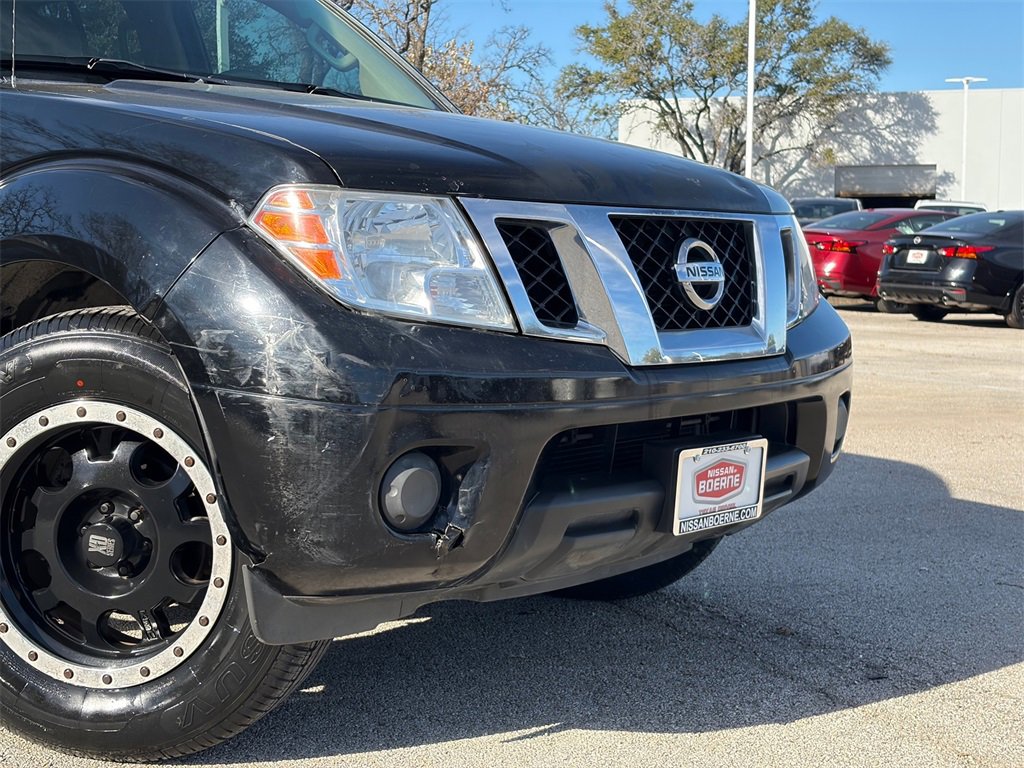 Used 2013 Nissan Frontier SV image 3