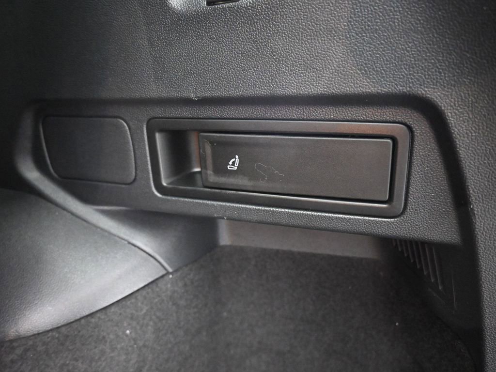 Used 2019 Volkswagen Tiguan SE AWD/4WD image 56