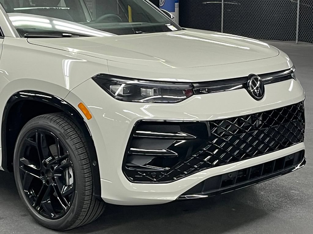 New 2026 Volkswagen Tiguan SE R-Line AWD/4WD image 41