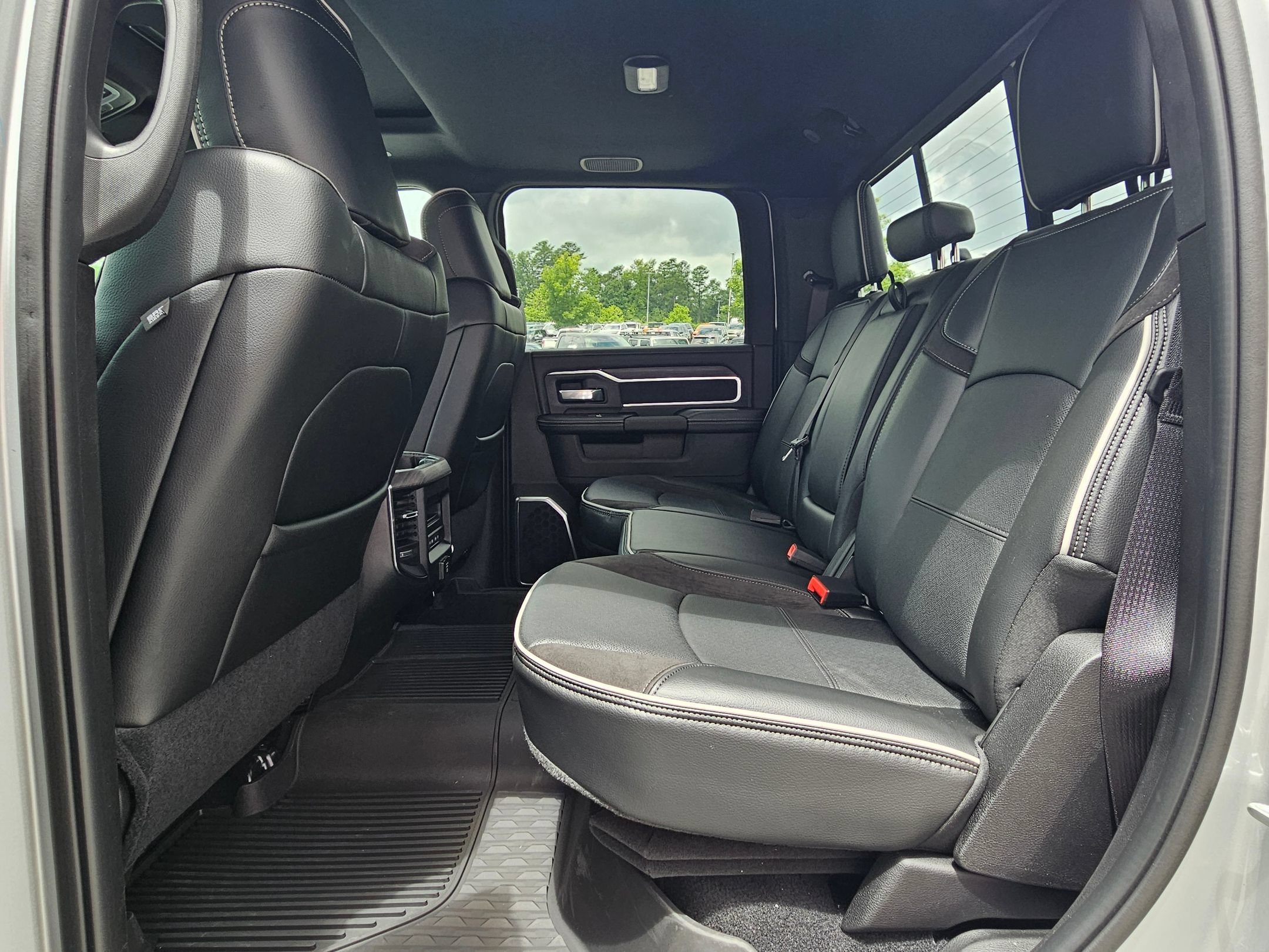 New 2026 RAM 2500 Laramie w/ Sport Appearance Package AWD/4WD image 23