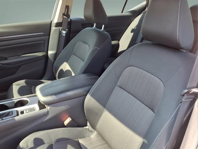 Used 2024 Nissan Altima 2.5 SV AWD/4WD image 12
