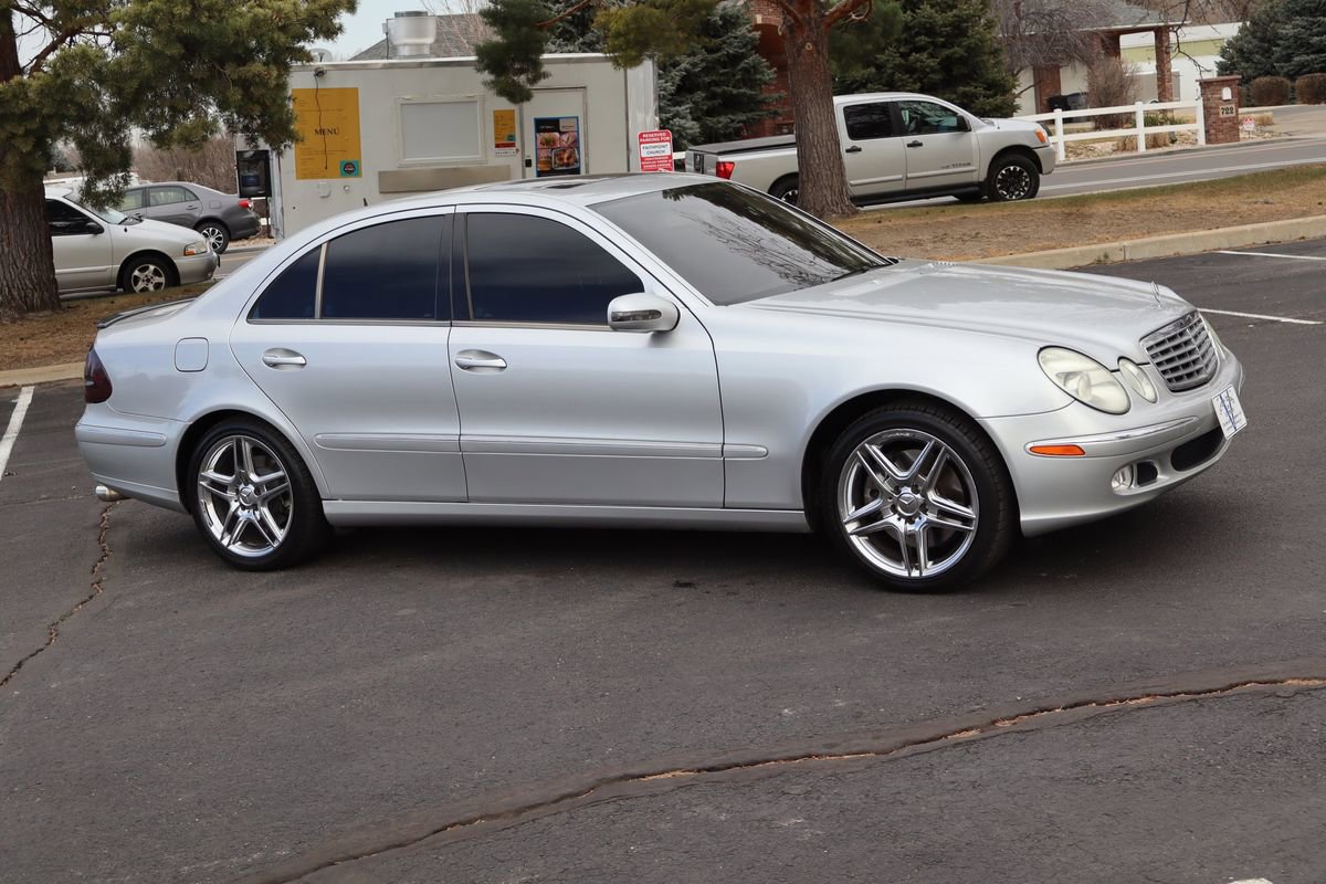Used 2005 Mercedes-Benz E 500 4MATIC image 2