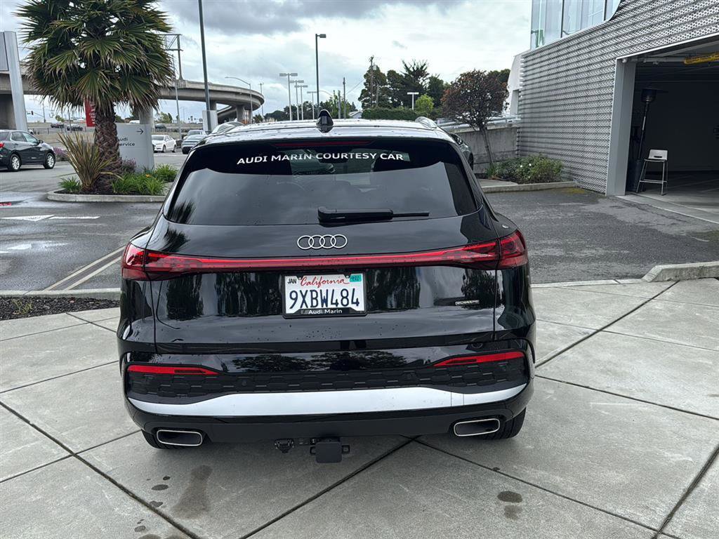 Used 2025 Audi Q5 Premium w/ Convenience Package image 7