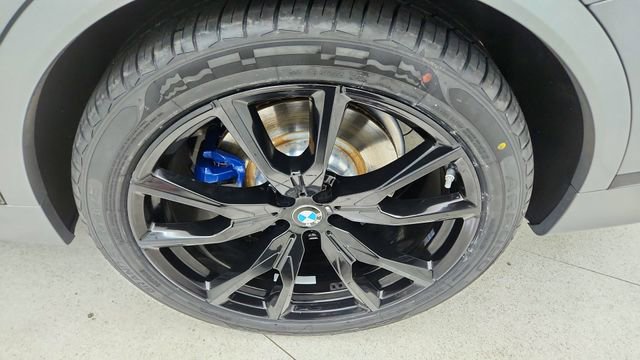 Used 2024 BMW X7 xDrive40i w/ M Sport Package image 63