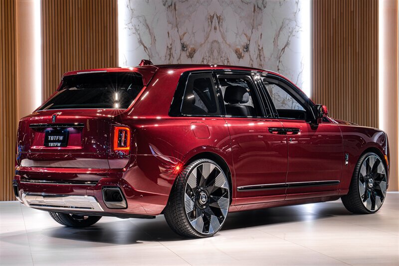Used 2025 Rolls-Royce Cullinan Black Badge AWD/4WD image 4