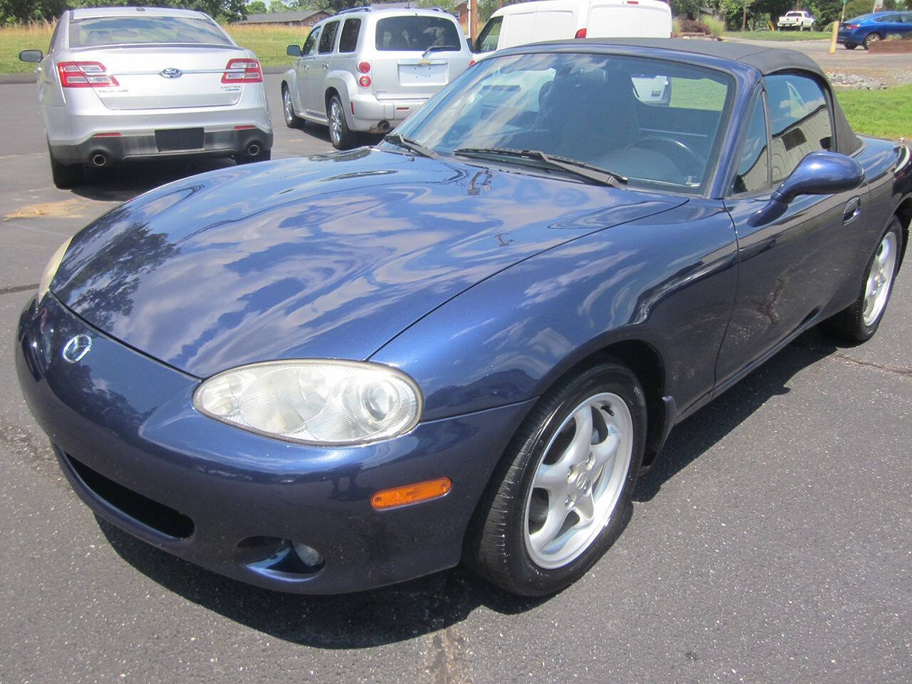 Used 2002 MAZDA MX-5 Miata LS RWD image 2