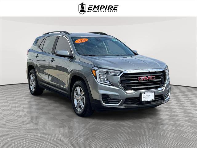 Used 2023 GMC Terrain SLE w/ Driver Convenience Package image 1